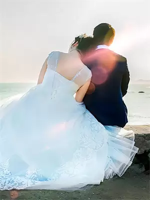 老婆和离婚男闺蜜带孩子玩